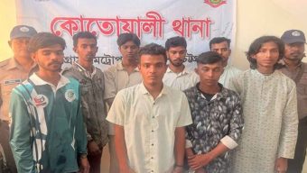 ঝটিকা মিছিল থেকে যুবলীগের ৮ নেতাকর্মী আটক