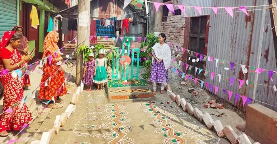 কীর্তনখোলার তীর ঘেঁষা কলোনিতে ছোটদের হাতেই গড়ে উঠল ১৫ শহীদ মিনার