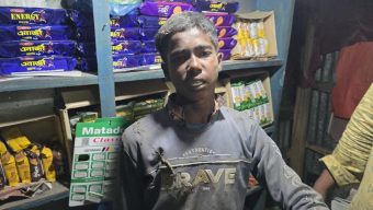 পটুয়াখালীতে চুরির চেষ্টাকালে কিশোর আটক