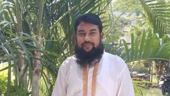 ছাত্রীকে শ্লীলতাহানির অভিযোগে শিক্ষককে গণধোলাই