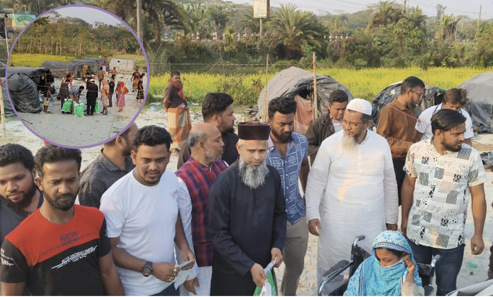 বরিশালে ‎তরুণদের মহৎ উদ্যোগে হাসি ফুটল বেদে পল্লীতে