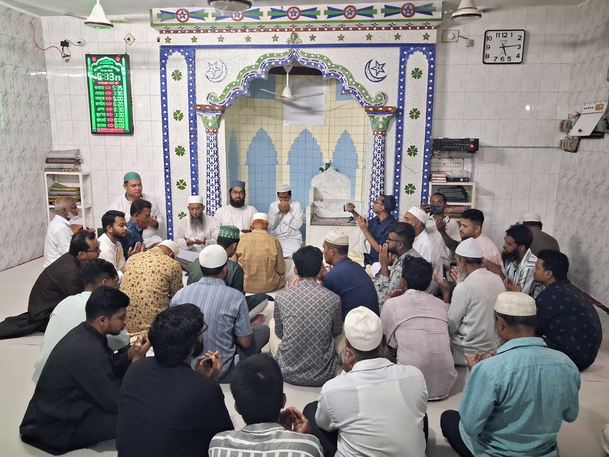 বরিশালে বিএনপির উদ্যোগে দোয়া ও শোকরানা মোনাজাত