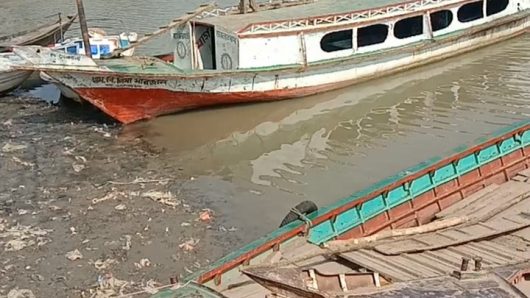 চরমোনাই-মেহেন্দিগঞ্জ যাতায়াতে চরম দুর্ভোগ: শাখা নদী খননের দাবিতে এলাকাবাসী