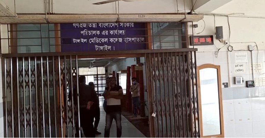 হাসপাতালের অব্যবস্থাপনার প্রতিবাদ করায় নারী এমপি প্রার্থীকে লাঞ্ছনা