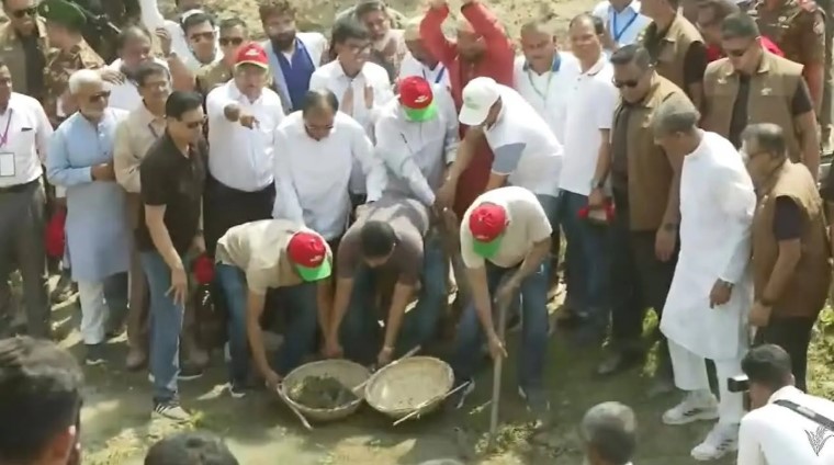 খাল খনন কর্মসূচির উদ্বোধন করলেন প্রধানমন্ত্রী