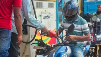 পাম্প থেকে তেল নিতে লাগবে হেলমেট-ড্রাইভিং লাইসেন্স