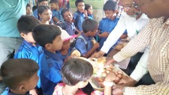 নেছারাবাদে স্কুল ফিডিংয়ের শুরুতেই অনিয়ম, ছোট ডিম ও পচা কলা নিয়ে তোলপাড়