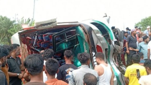 বরিশালে বাস, ইজিবাইক ও মোটরসাইকেলের ত্রিমুখী সংঘর্ষ নিহত ১, আহত ১৪