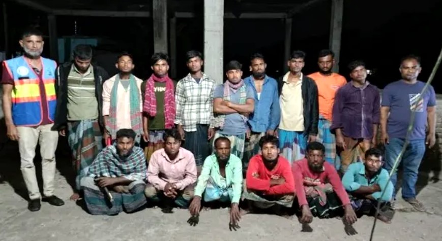 বরিশালে অভয়াশ্রমে মাছ ধরায় ৩০ জেলেকে জরিমানা