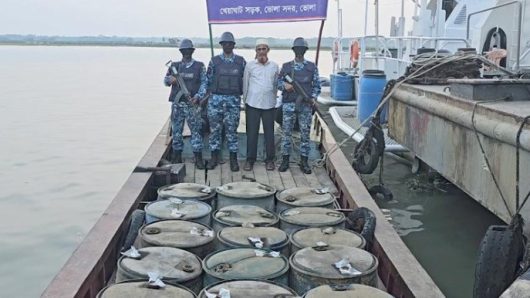 ভোলায় ৪ হাজার লিটার অবৈধ জ্বালানি তেলসহ আটক ১