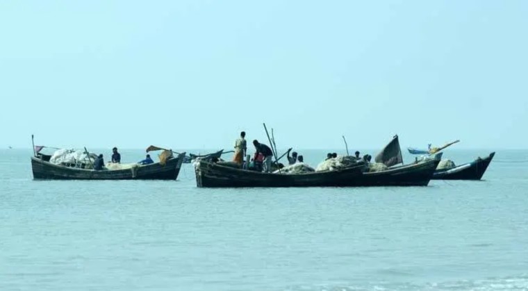 মাছ ধরায় ৫৮ দিনের নিষেধাজ্ঞা