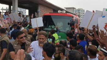 প্রধানমন্ত্রীর গাড়িবহর থামিয়ে বিএনপি নেতার মুক্তি দাবি