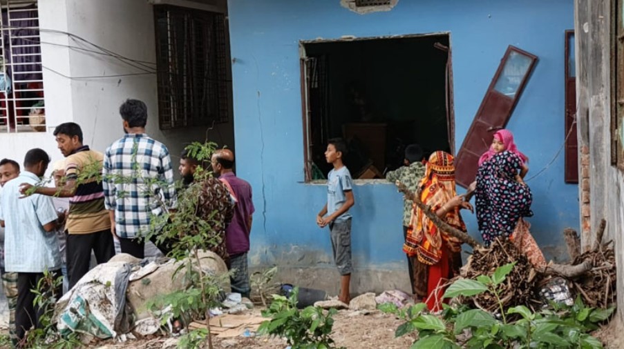 বরিশালে চুলা জ্বালাতে গিয়ে সিলিন্ডার বিস্ফোরণ, আহত বাবা-ছেলে