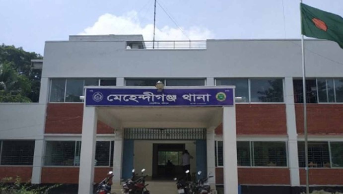 বরিশালে প্রেমিককে মারধর করে প্রেমিকাকে ছিনিয়ে নিয়ে ধর্ষণচেষ্টা