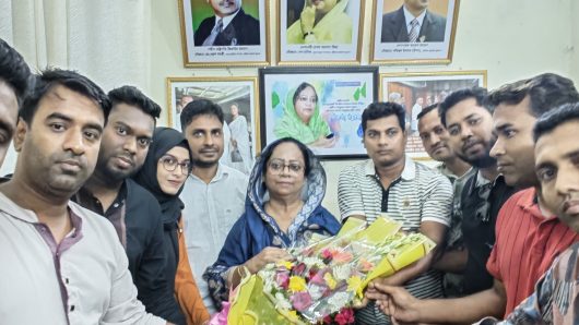 বরিশাল সিটি কর্পোরেশন প্রশাসকের সাথে ছাত্রদল নেতার সৌজন্য সাক্ষাৎ
