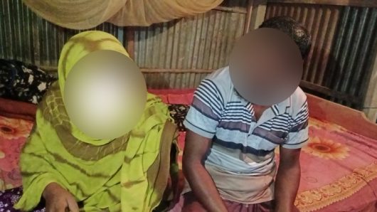 বিয়ের দাবিতে যুবদল নেতার বাড়িতে বিধবার অবস্থান