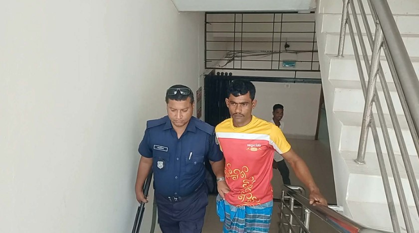 আমতলীতে মেয়েকে ধর্ষণের অভিযোগে বাবা আটক