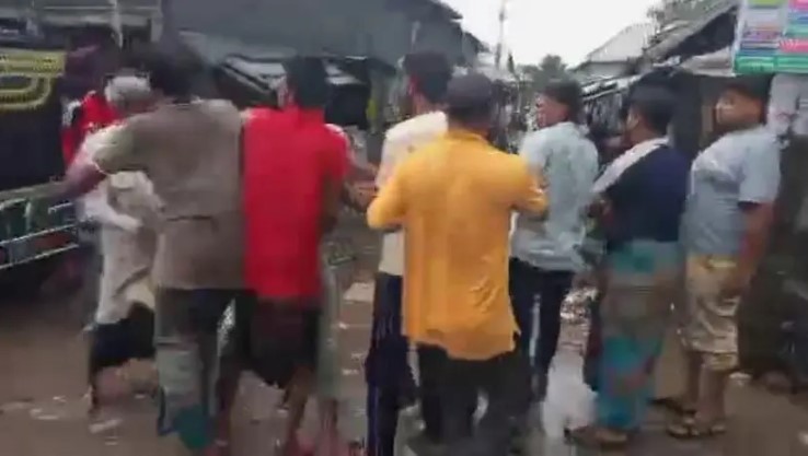 গাছ থেকে লিচু পাড়ার প্রতিবাদ করায় মালিককে পিটিয়ে হত্যা
