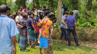 অটোরিকশা চালককে গলা কেটে হত্যা