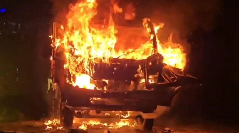 ঝালকাঠিতে লাশের খাটিয়ায় ধাক্কা, পিকআপে আগুন