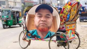 কুয়াকাটা সৈকতে ভেসে এলো মৃত ইরাবতী ডলফিন