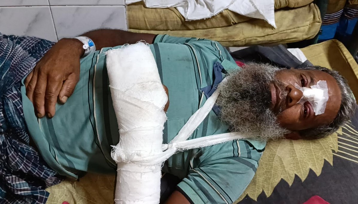 কলাপাড়ায় জমিজমা বিরোধে কৃষককে পিটিয়ে হাত ভাঙার অভিযোগ