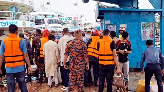 কালবৈশাখীর কবলে পড়ে দুই লঞ্চের সংঘর্ষ, আহত ১০