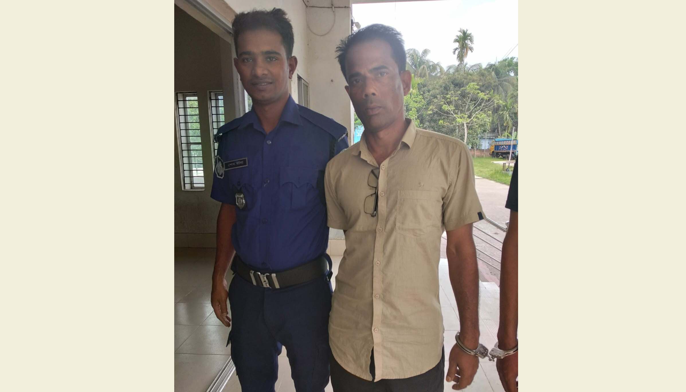 বাউফলে সাইবার মামলায় উপ-খাদ্য পরিদর্শক কারাগারে