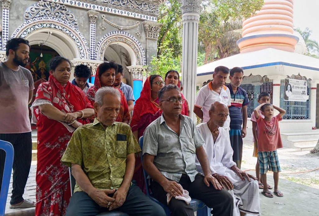 উজিরপুরের গুঠিয়ায় সংখ্যালঘু পরিবারের জমি দখল,চরমোনাই নেতা ফিরোজের বিরুদ্ধে সংবাদ সম্মেলন