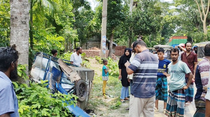 পিরোজপুর-বরিশাল মহাসড়কে বাস-অটোরিকশা সংঘর্ষে কলেজছাত্রী নিহত
