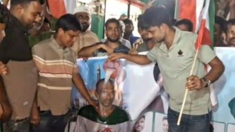 দুধ দিয়ে গোসল করে আর্জেন্টিনা ছেড়ে ইরানের সমর্থক হলেন কৃষক আলাল