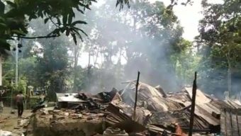 বরিশালে অটোরিকশাচালক খুন, সন্ধিগ্ধ আসামির বসতঘরে আগুন