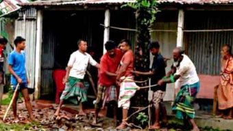 পাওনা টাকা ফেরত চাওয়ায় প্রবাসী জামাইকে গাছে বেঁধে মারধর