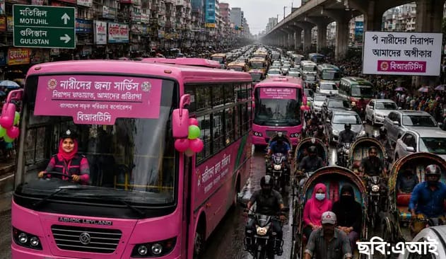 রাজধানীতে নারীদের হাতে বাসের স্টিয়ারিং, কতটা নিরাপদ ঢাকার রাস্তা?