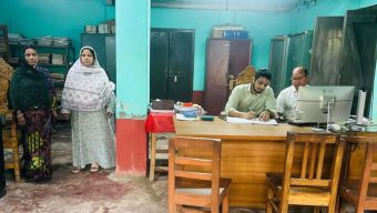 ভূমি অফিসে বরিশাল জেলা প্রশাসনের অ্যাকশন, অনুপস্থিত দুই কর্মচারী স্ট্যান্ড রিলিজ